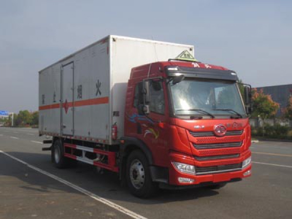 解放易燃液體廂式運(yùn)輸車(國六)